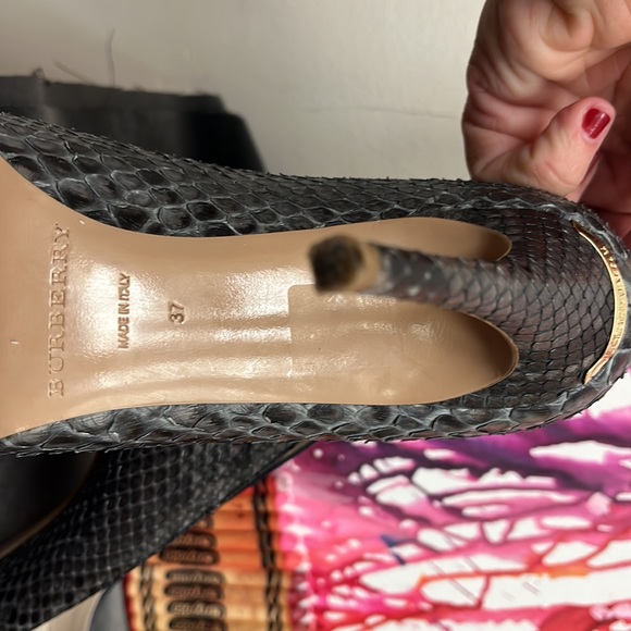 Size 37/7 Burberry authentic stiletto snake, skin heals - Picture 7 of 8